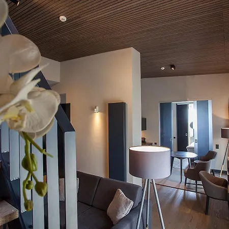 Penthouse Z Tarasem アパート *